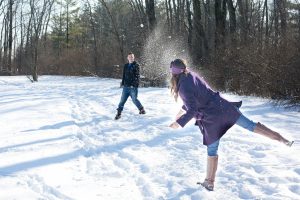 snowball-fight-578445_1920